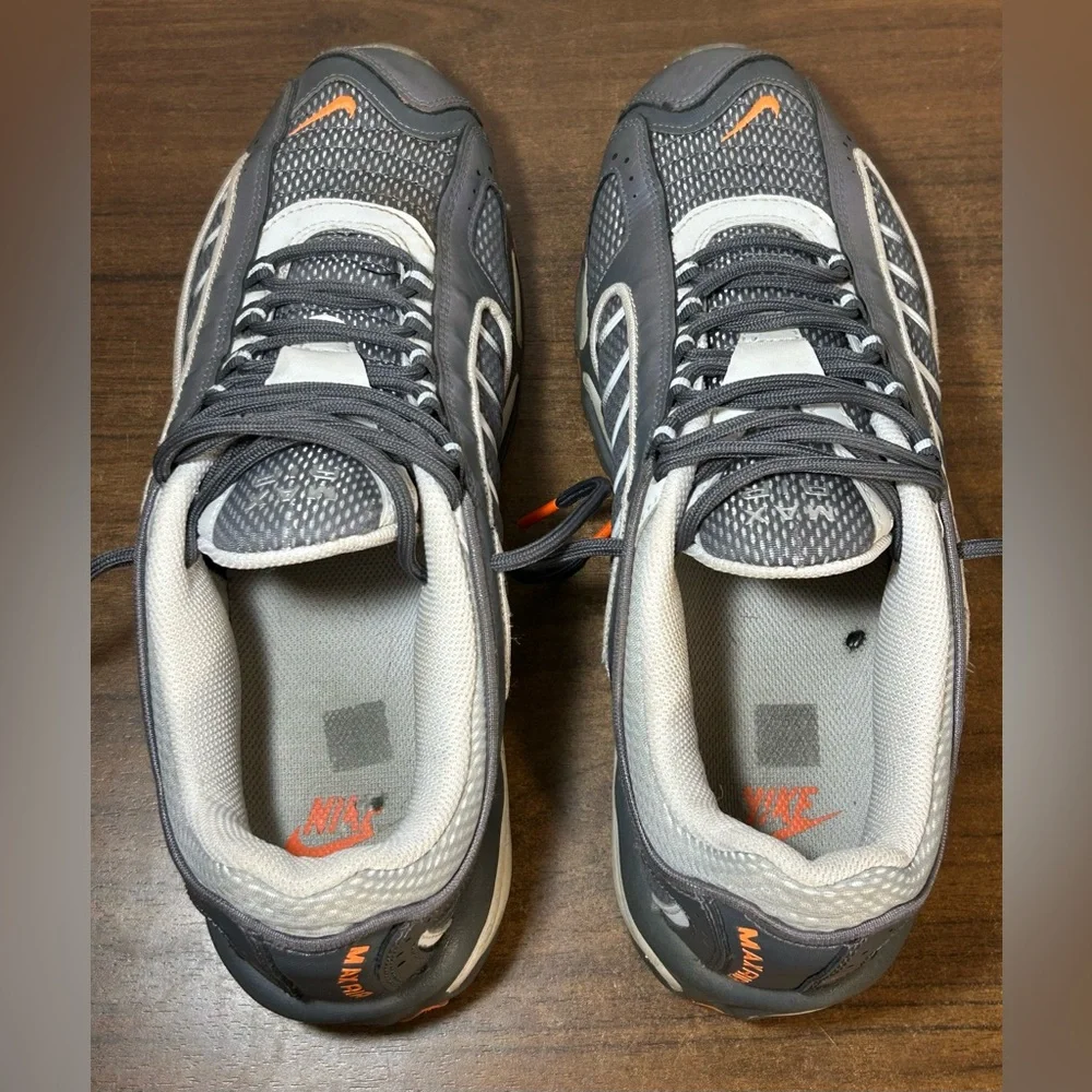 Nike Men's Size 10 Tailwind 4 Dark Grey Total Orange Athletic Running Shoes - Picture 5 of 8